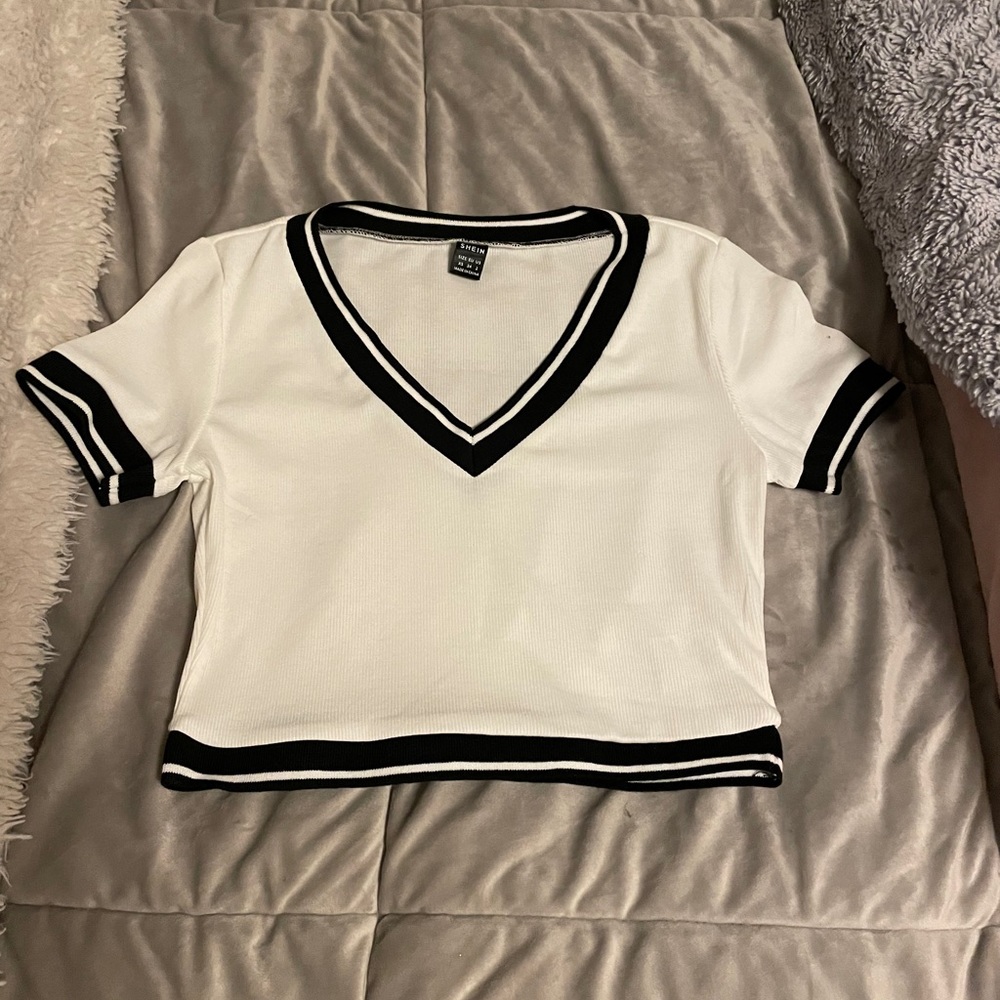Cropped white tee